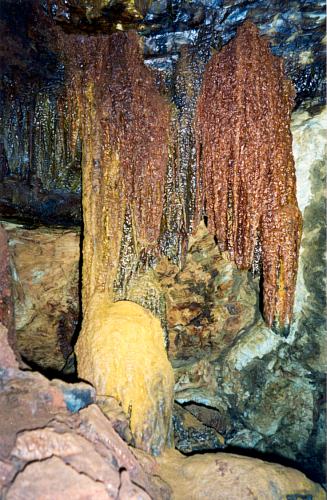 Leopard Skull Cave red formation3[JVolk]